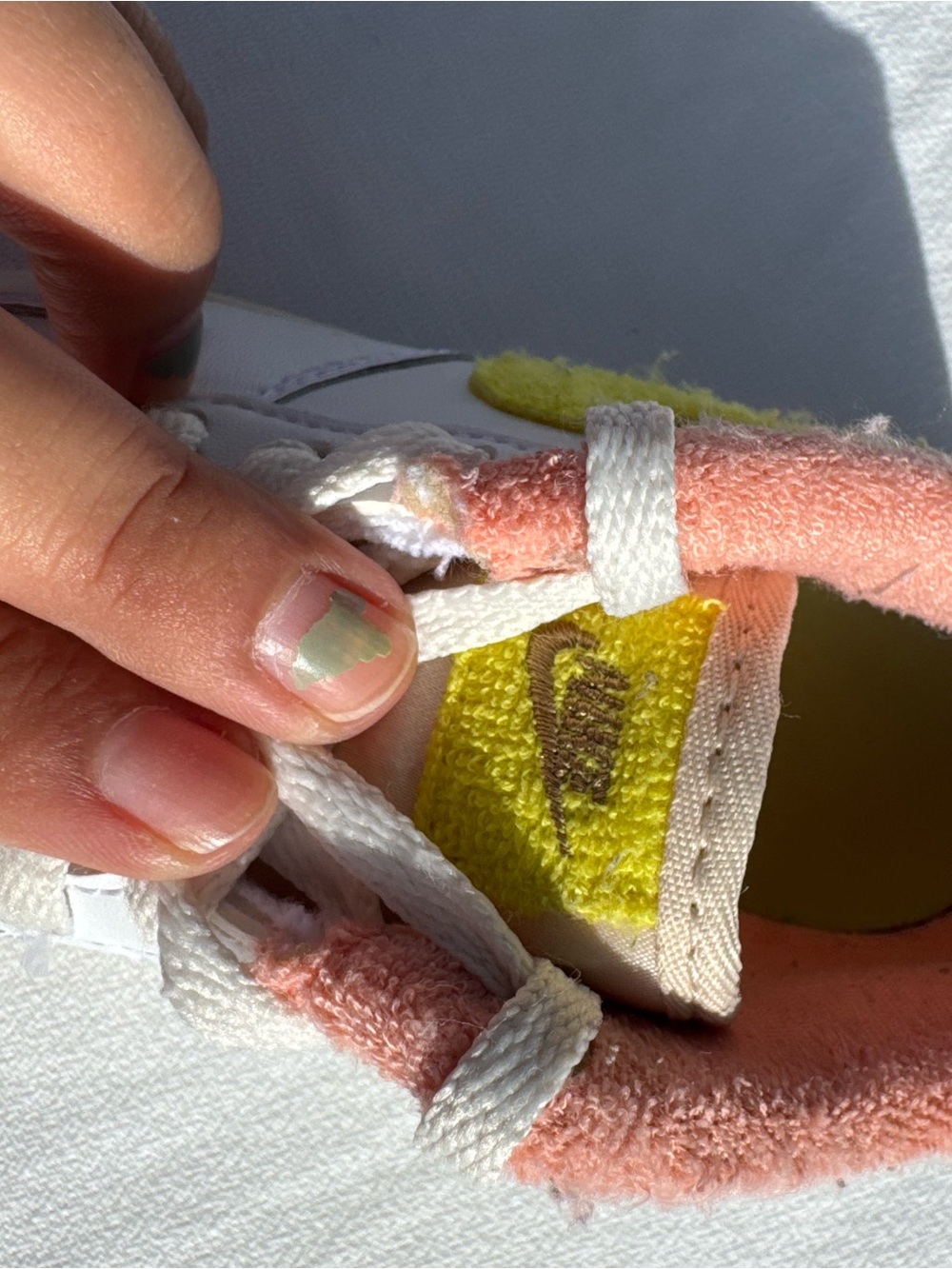 Nike Kids White Sneakers with Yellow Swoosh and Pink Collar - Picture 4 of 8